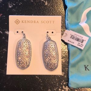 Kendra Scott Leanor earrings